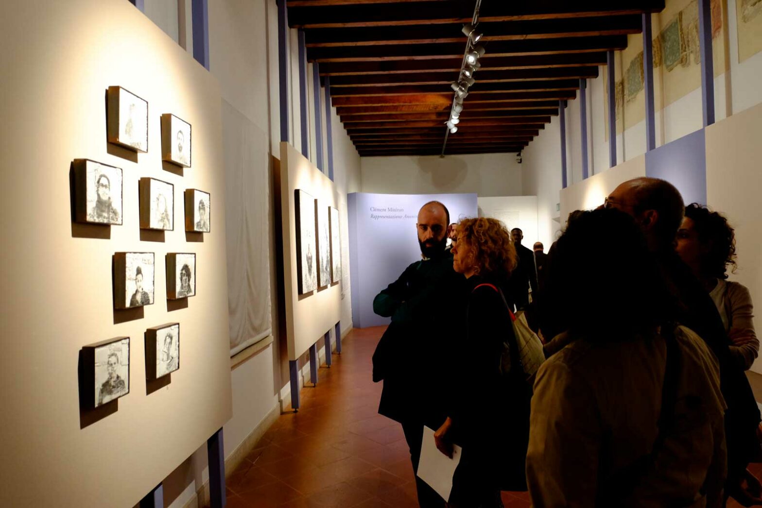 Vue de l'exposition personnelle de Clément Mitéran "Rappresentazione anonima" au Musée National de Ravenne, Italie
