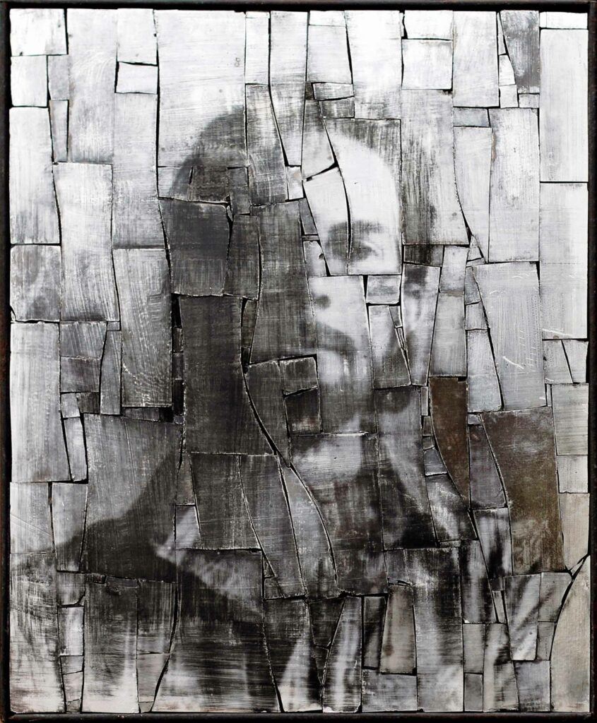 Simulacrum 2, portrait anonyme en photographie argentique sur or blanc par Clément Mitéran